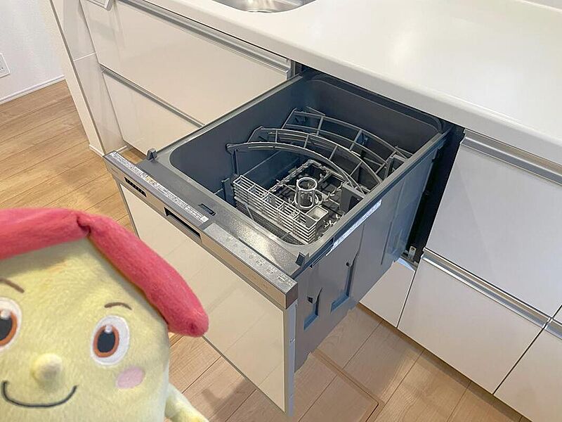 ☆食洗機☆
今や「家事効率アップには必須」とも言える食洗器が標準装備！忙しい時も、お子さまとの時間を増やしたい時も、強い味方です！！