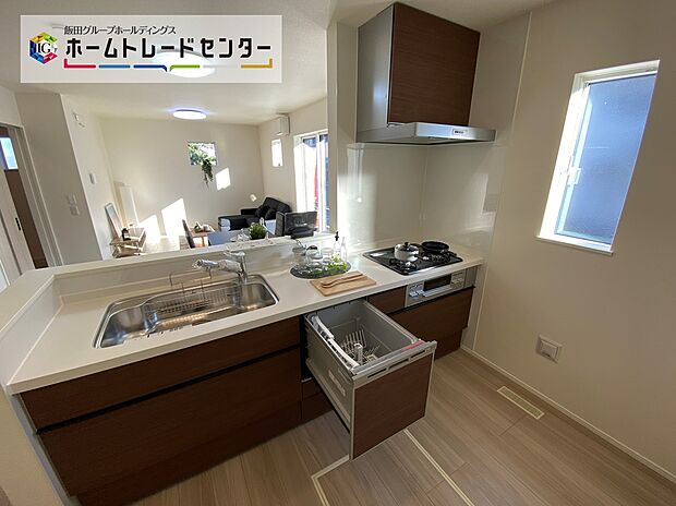 ☆物件の陽当りや通風・仕様設備やお部屋の大きさの比較、近隣・周辺環境や街並みなど、資料には掲載していない情報が現地にはたくさんあります。ぜひ、建物だけでなく周辺環境もご確認ください!