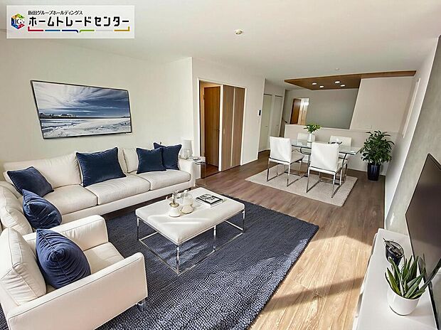 ☆物件の陽当りや通風・仕様設備やお部屋の大きさの比較、近隣・周辺環境や街並みなど、資料には掲載していない情報が現地にはたくさんあります。ぜひ、建物だけでなく周辺環境もご確認ください!(家具はCGです)