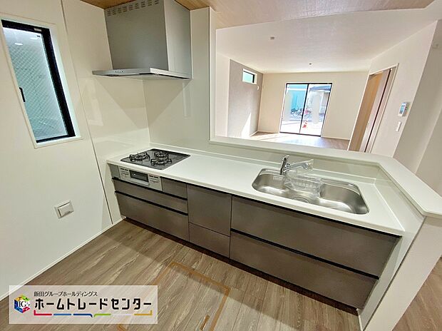 ☆何万回もの『ただいま』を聞くことになるお家♪街に溶け合う美しい景観を生みだせるシンプルシックでおしゃれな外観と住み心地を考え貫いた設計!「ゆとりある落ち着いた暮らし」を叶えます♪