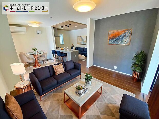 ☆Living　Room☆
『LDKは家族だんらんをデザイン』家族が集まり一緒の時間がすごせる工夫がされております。何気ない一日のひとコマが何者にも代えがたい宝物になることでしょう♪