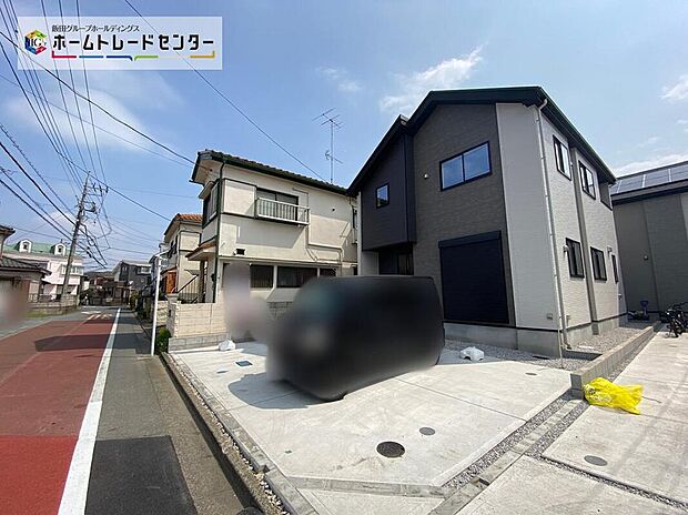 西武拝島線「玉川上水」駅徒歩14分!
カースペースは2台分を確保しています。間口にもゆとりがある上、玄関との行き来もしやすいので天候が悪い日などにも便利です!駐輪スペースとしても重宝しますね♪