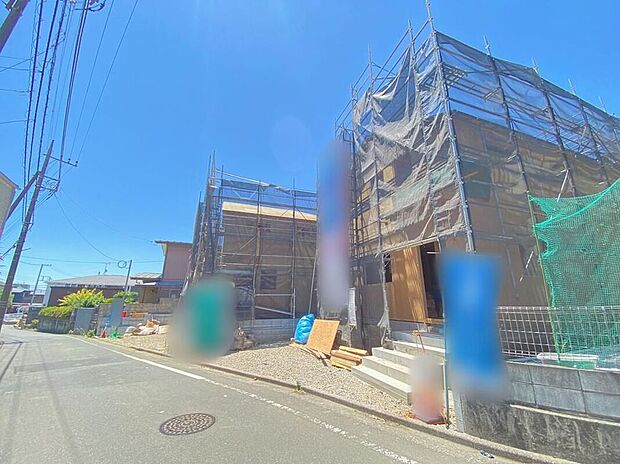 ☆街に溶け合う美しい景観を生みだしているにも関わらず、採光や風通しを考えて設計された間取り。近隣との視線を考え、街全体で調整される窓位置。外観だけでなく、そこに住まうご家族の心地よさを最優先しました。