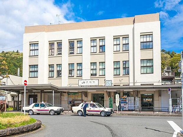 JR青梅線「青梅」駅
1200ｍ・徒歩15分
バス6分・「多摩高校前」停歩2分！