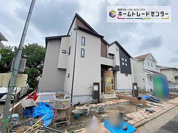 スマートキーや、食洗機・浴室乾燥機で日々の家事もラクに♪快適設備&間取り、省エネ性能が備わった住まいです♪
折り上げ天井で開放感のあるLDKや、洋風和室など毎日を心地良くお過ごしいただける間取りです♪