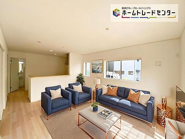 ☆Living Room☆お陽さまの光をさわやかな風をたっぷりとりこめます。室内はいつも明るい印象なので気持ちの良い朝を迎えられます。毎日の生活も明るくなりそうですね!(家具はCGです)