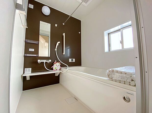 【☆System　Bath☆】半身浴も楽しめる一坪タイプの浴室は、防カビ仕様となっており、お掃除も楽々です。浴室乾燥機を完備し雨の日のお洗濯も安心です
