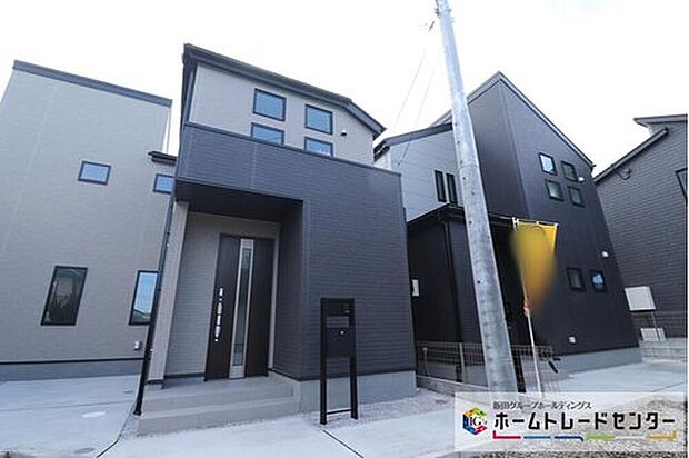 【現地外観写真】☆賃貸の更新時期が迫っている人。更新料を払うか、新しく賃貸を探して、敷金・礼金を払うか、悩ましいところ。いっそ購入してしまうのも手。家賃と同等程度の支払いで、自分の住まいを手に入れられます♪