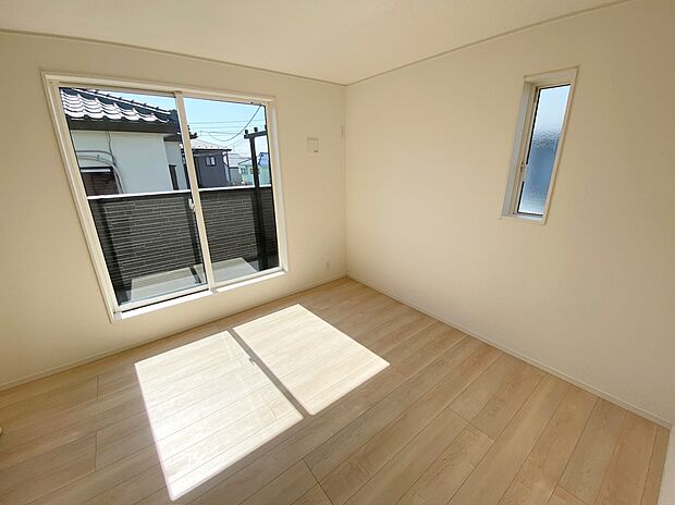 【☆Room☆ 】☆Room☆
家族とのコミュニケーションを促進する拘り設計。快適な居住空間を演出し、都市型生活をより潤いある時間へ代えてくれます♪