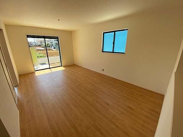 【LDK】☆忙しく過ぎゆく日常を置き去るほど、ゆったりした時間が流れる住環境。『快適』とは「家」と「街」と「環境」が調和した時に訪れるだと改めて感じさせる永住邸がこちらです。