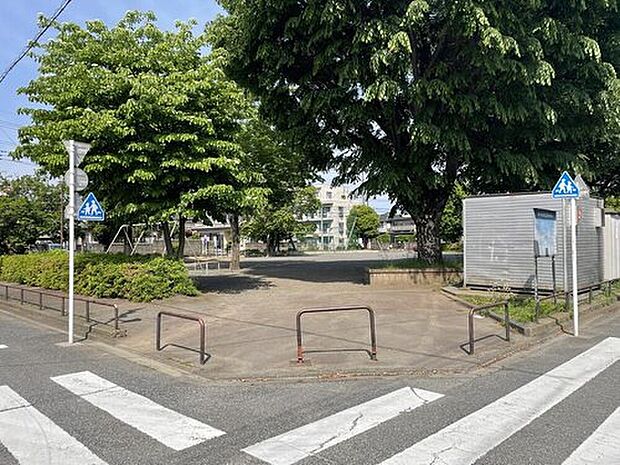 加美平東公園(約400m)