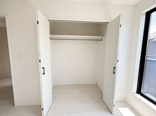 【☆Room☆】☆Room☆
各部屋を最大限に広く使って頂ける様、全居住スペースに収納付。プライベートルームはゆったりと快適に。