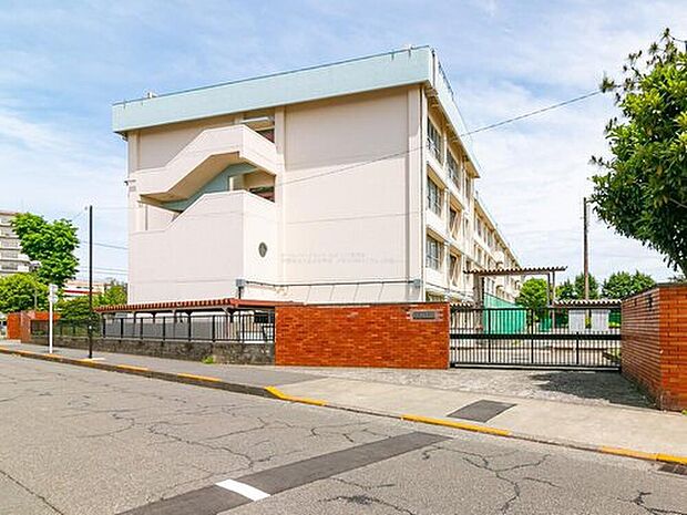 日野市立大坂上中学校（約750m）