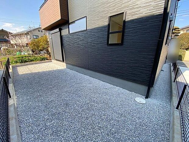 【☆Private Garden☆】戸建て住宅ならではの長所《お庭》付!お子様と遊んだり家庭菜園を始めてみたり…。お家時間が益々充実しそうですね♪