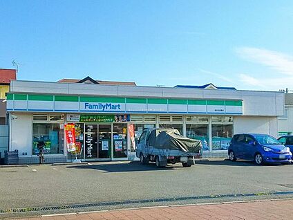ファミリーマート福生北田園店 660m(徒歩9分)