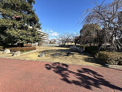 プリンスの丘公園 2300m(徒歩29分/自転車10分)