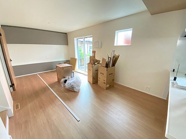 【☆Living Room☆ 】☆Living Room☆
家族の食事や団らんのほか、子供を遊ばせたり、友人を招いたりするLDKは住まいの中心。長時間過ごす場所だからこそ、大切にしたい場所♪