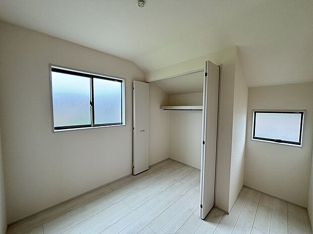 【☆Room☆ 】☆Room☆
各部屋を最大限に広く使って頂ける様、全居住スペースに収納付。プライベートルームはゆったりと快適に。