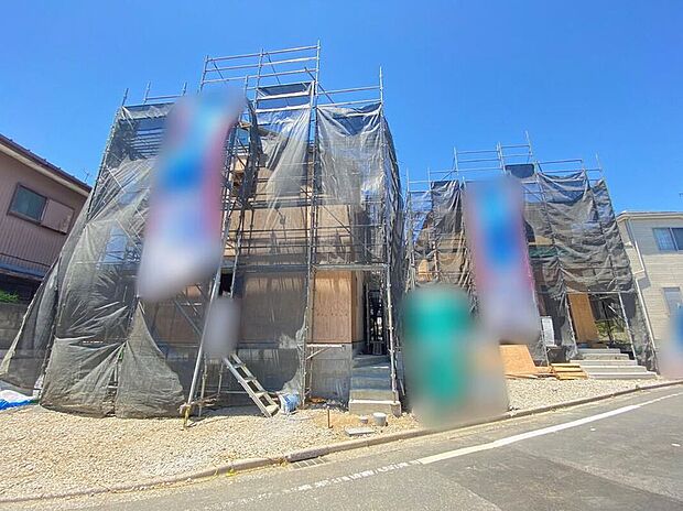 【現地外観写真】☆忙しく過ぎゆく日常を置き去るほど、ゆったりした時間が流れる住環境。『快適』とは「家」と「街」と「環境」が調和した時に訪れるだと改めて感じさせる永住邸がこちらです。