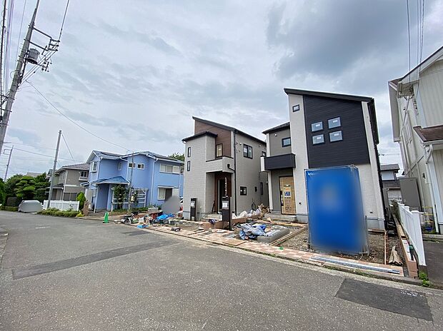 【前面道路含む現地写真】☆物件の陽当りや通風・仕様設備やお部屋の大きさの比較、近隣・周辺環境や街並みなど、資料には掲載していない情報が現地にはたくさんあります。ぜひ、建物だけでなく周辺環境もご確認ください!