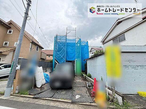 【現地外観写真】☆一戸建ての大きなメリットは、「自分の土地」を自由に使えること。好きなペットが飼えるほか、ガーデニングやDIY、車やバイクの手入れなど様々な趣味を楽しめます♪