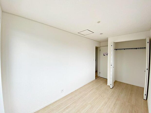 【☆Room☆】各部屋を最大限に広く使って頂ける様、全居住スペースに収納付。プライベートルームはゆったりと快適に。