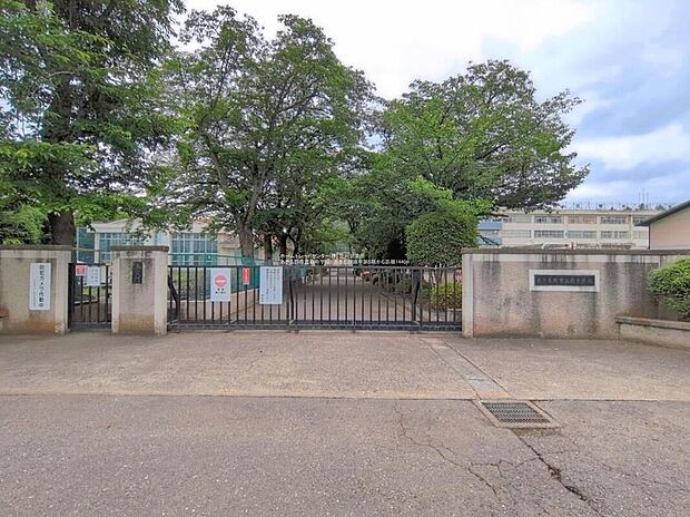 あきる野市立西中学校(約1,400m)