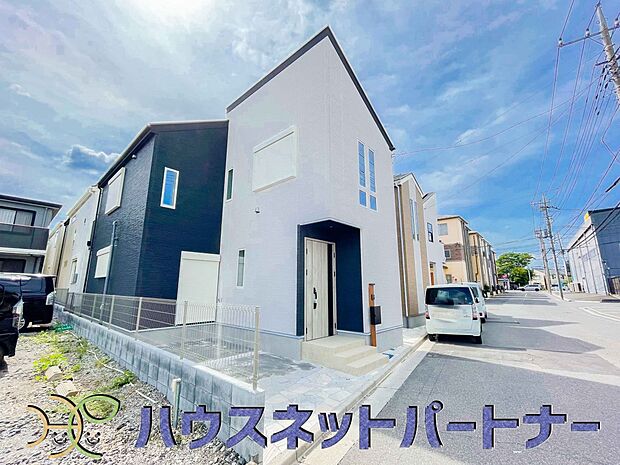 太陽に愛された邸は、陽当り・通風に優れた魅力的で快適さを追求した新築戸建でした。ここに住むからこそ意味がある。そんな特別感に浸りながら、毎日をお過ごしして欲しいです。