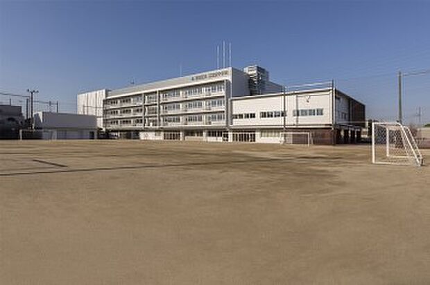 足立区立江北桜中学校(約480m・徒歩6分)