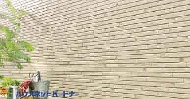 【外壁サイディング】外壁はサイディングボード。耐火性に優れており耐久性も高くなっています。