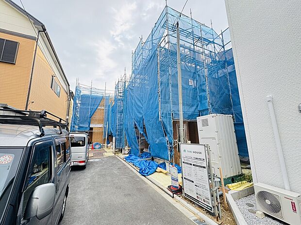 【9.29撮影】注文住宅を手掛けるTAKIHOUSEのブランピュールシリーズ♪横浜市都筑区東山田に3棟が誕生。女性にやさしい自然素材の家♪2階建。建築中につき、近隣モデルハウスご見学予約受付中。