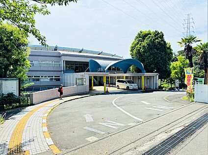 ヨネッティ王禅寺 1100ｍ(徒歩14分)