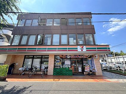 セブン-イレブン 稲城市平尾店 140ｍ(徒歩2分)