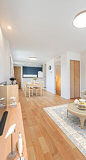 リビング　１期現地写真＋家具ＣＧ