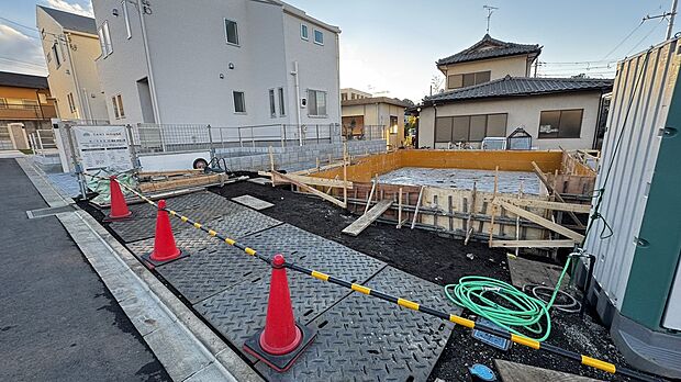 【ブランピュール鶴川 全7棟2期1棟　2025.12.26撮影】全居室に収納付き。室内の壁には漆喰、フローリングには天然木を採用するなど暮らしにやさしく仕上げています。それぞれの家庭のそれぞれの生活スタイルに合った、快適で楽しい暮らしを叶えます♪