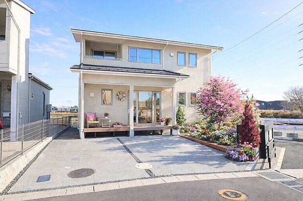 外観（モデルハウス）自由設計だからこそ叶う、自分らしさと街並みの調和が魅力です。