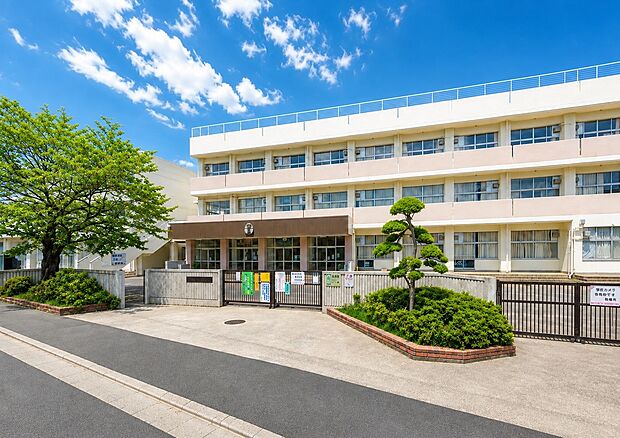 法典西小学校（約520m）