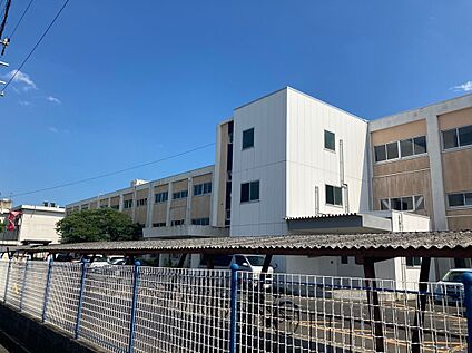 千代崎中学校 2100ｍ(千代崎中学校まで車で約６分)