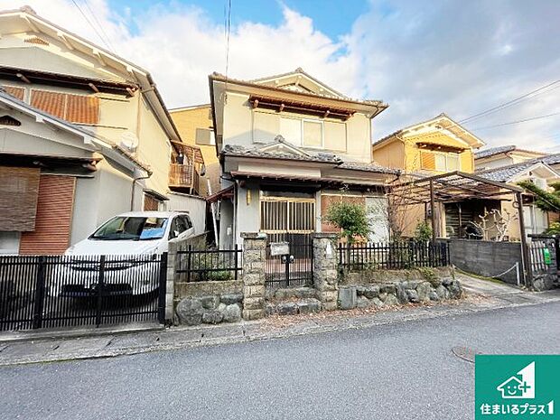 周辺は落ち着いた街並みの住宅地!子育てがしやすい住環境です!まだ未完成ですが、現地でしかわからない事もございます。是非一度ご覧ください。
