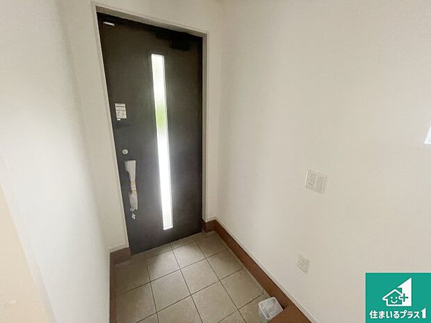 【玄関】シューズボックスにはたくさんの靴が収納できるので玄関周りはいつもスッキリ!ご家族が増えても安心!