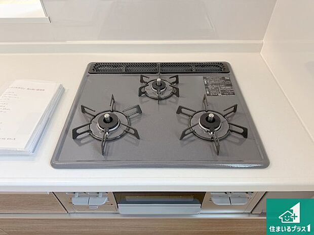 【コンロ】ダブル高火力Siセンサー付きコンロ!3口あるので、まとめて料理をする時も大活躍!