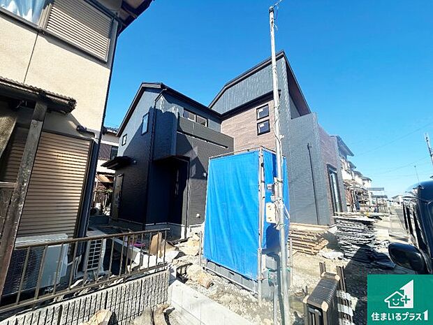 【外観】周辺は落ち着いた街並みの住宅地！子育てがしやすい住環境です！まだ未完成ですが、現地でしかわからない事もございます。是非一度ご覧ください。