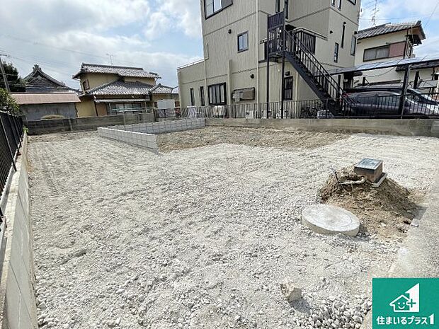 【外観】周辺は落ち着いた街並みの住宅地！子育てがしやすい住環境です！まだ未完成ですが、現地でしかわからない事もございます。是非一度ご覧ください。