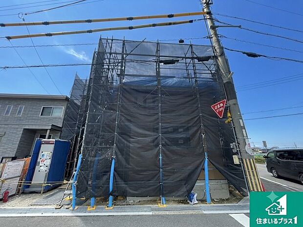 【外観】周辺は落ち着いた街並みの住宅地!子育てがしやすい住環境です!まだ未完成ですが、現地でしかわからない事もございます。是非一度ご覧ください。