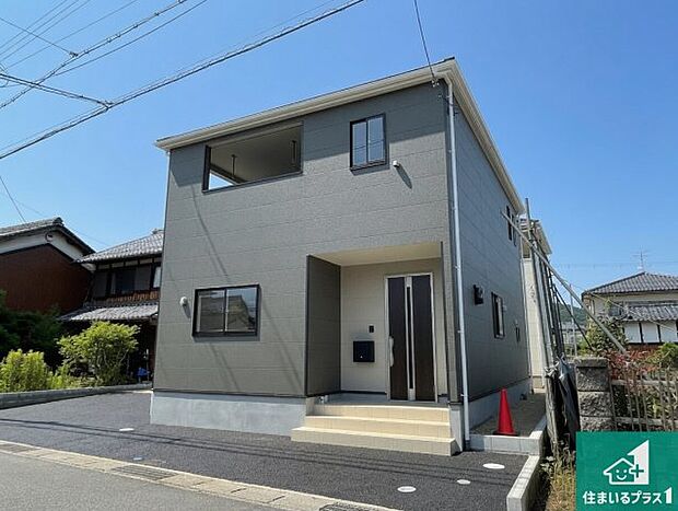 【外観】安心の10年保証!外観を美しく保ち、雨水で汚れを落とします!気になることがありましたら、お気軽にお問い合わせください!