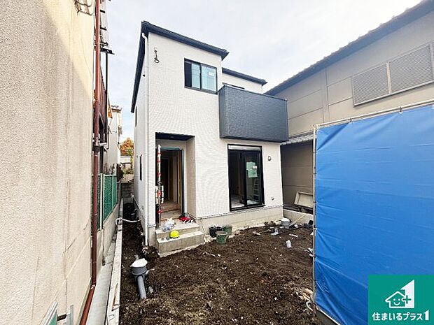 【外観】周辺は落ち着いた街並みの住宅地!子育てがしやすい住環境です!まだ未完成ですが、現地でしかわからない事もございます。是非一度ご覧ください。