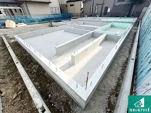 【外観】周辺は落ち着いた街並みの住宅地!子育てがしやすい住環境です!まだ未完成ですが、現地でしかわからない事もございます。是非一度ご覧ください。