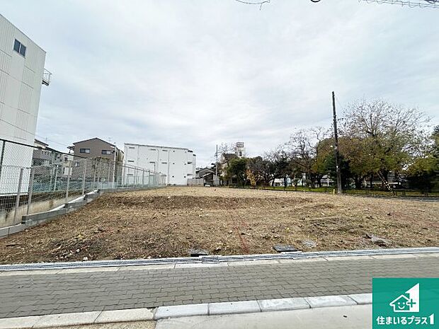 【外観】周辺は落ち着いた街並みの住宅地!子育てがしやすい住環境です!まだ未完成ですが、現地でしかわからない事もございます。是非一度ご覧ください。