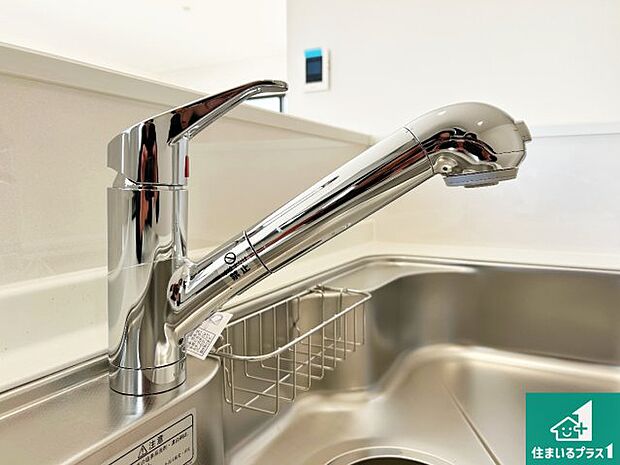 【キッチン水栓】浄水器を内蔵！炊飯時、お茶を作る時に安心してお水を使えます！お湯と冷水、浄水と原水、シャワーの切替えもワンタッチです！