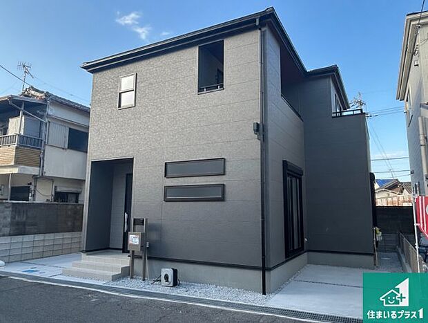 【外観】安心の10年保証!外観を美しく保ち、雨水で汚れを落とします!気になることがありましたら、お気軽にお問い合わせください!